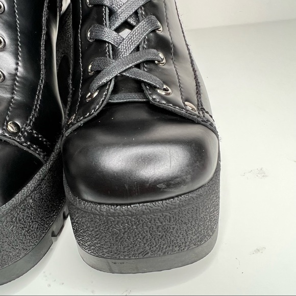 JEFFREY CAMPBELL
Refresh Platform Bootie In Black Box Leather, SIZE 10 - Picture 4 of 11